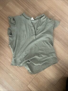 mine Olive Green Flutter Sleeve Blouse
